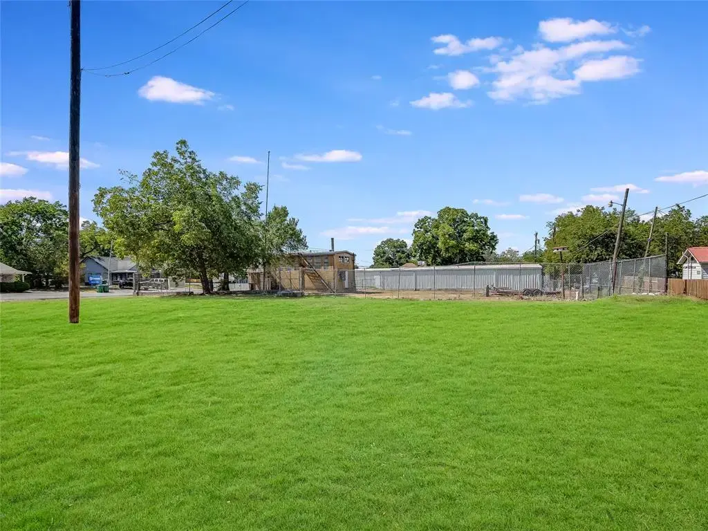 1000 N Main Street, Taylor