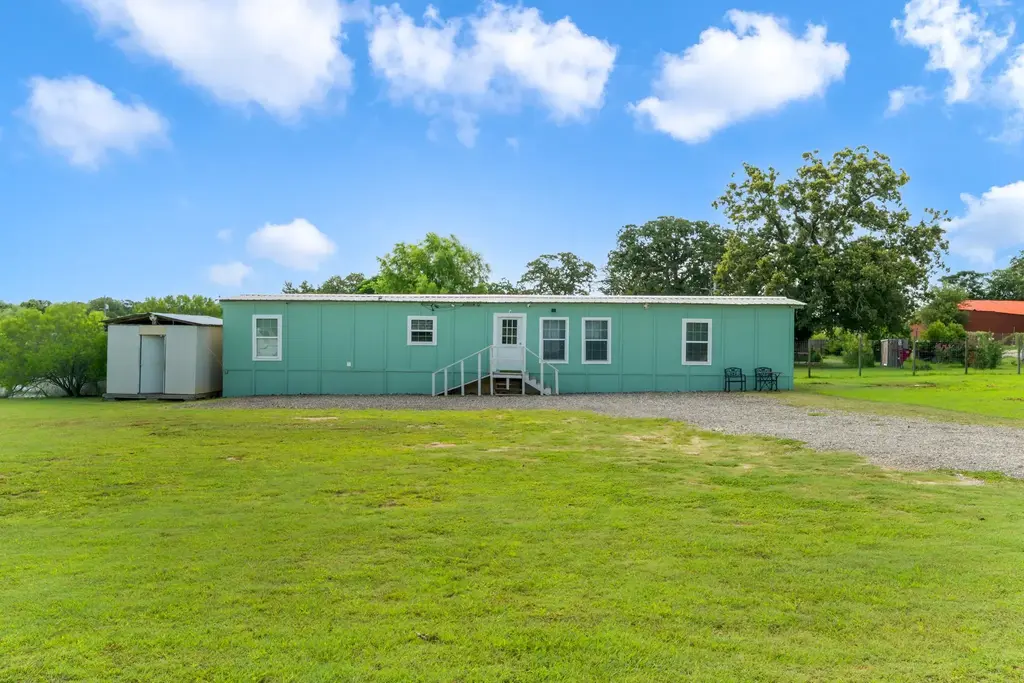 235 Thompson Road, Dale