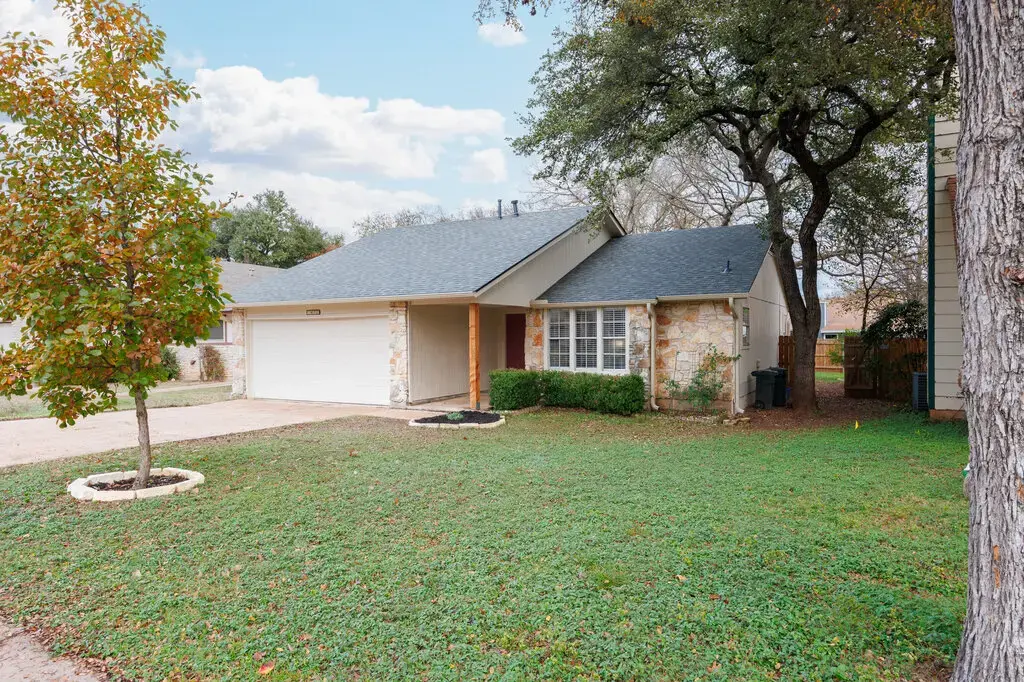 7611 Navarro Place, Austin