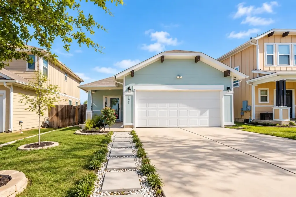 121 Guemal Road, Buda