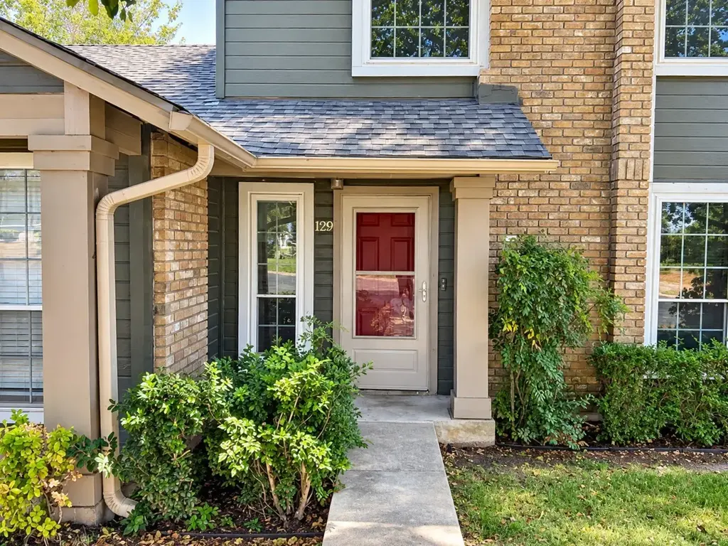 1015 E Yager Lane 129, Austin
