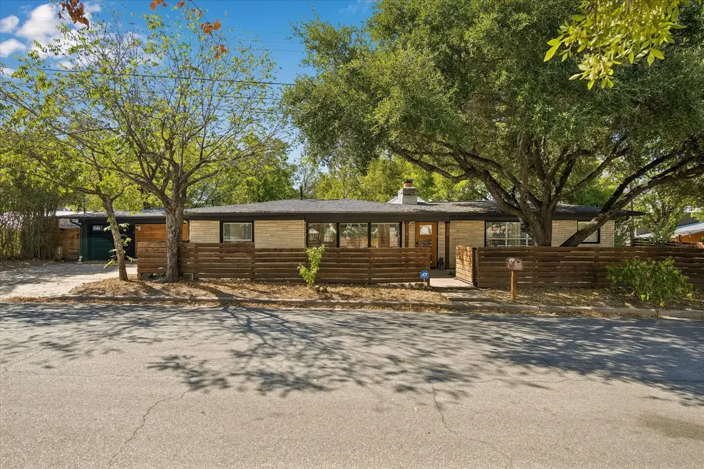 2601 E 17th Street, Austin