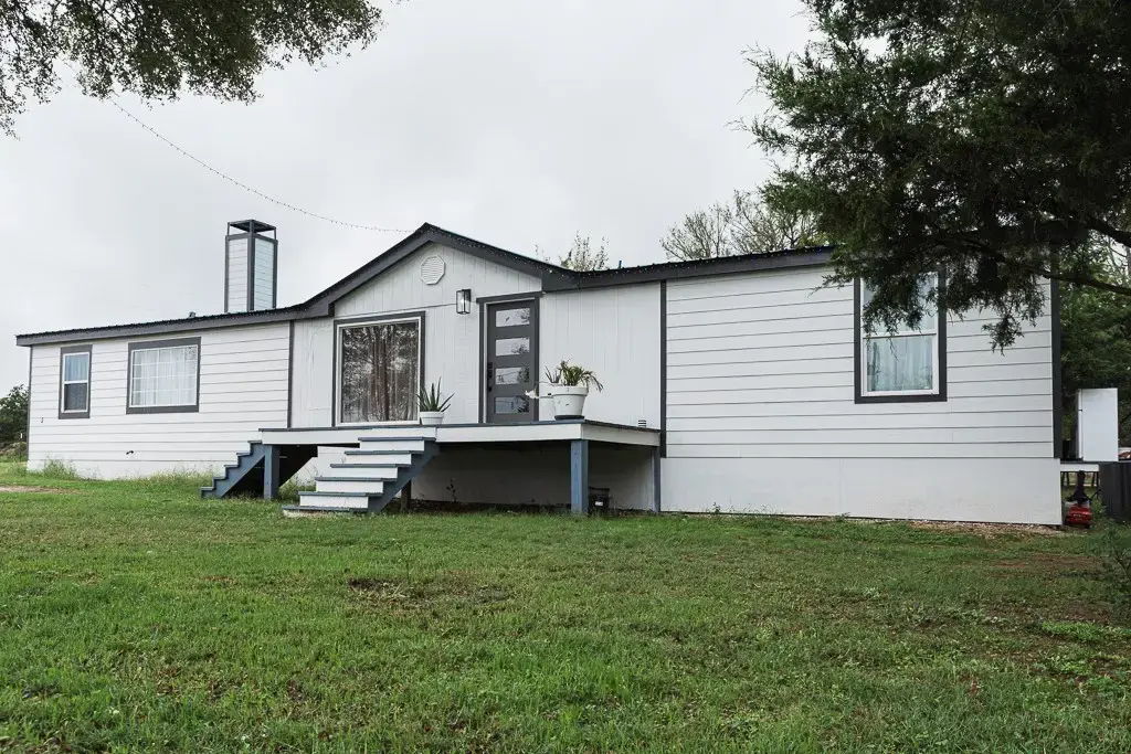 1185 Fm 812, Cedar Creek