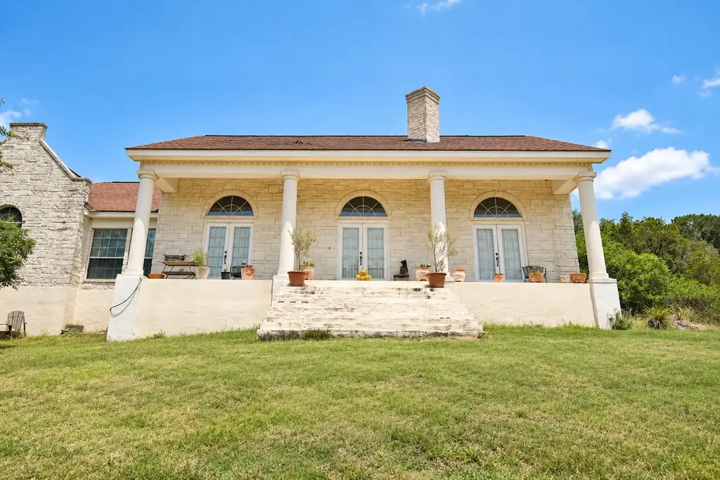 101 Harbour View, Lakehills