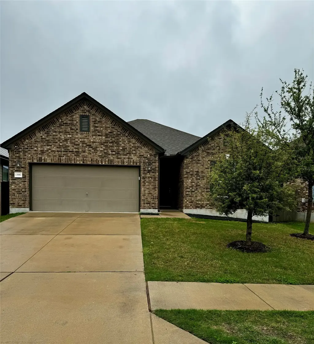 13917 Lyndon B Johnson Street, Manor