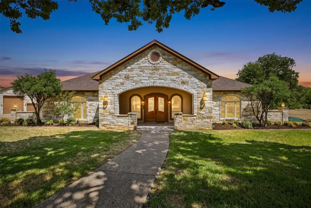 101 Flint Rock Trail, Spicewood