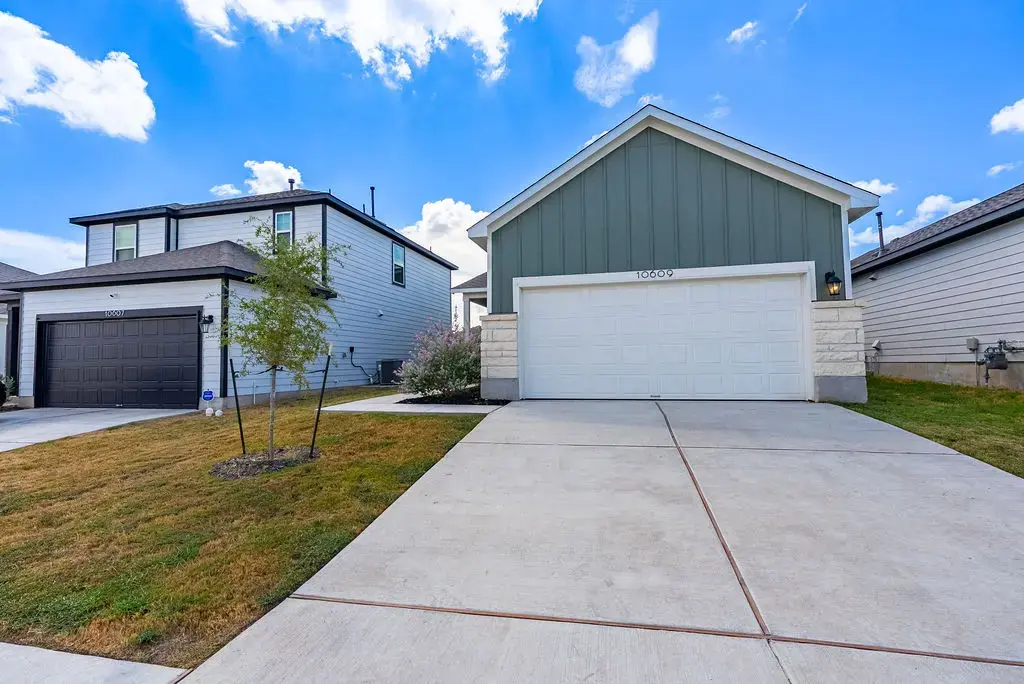 10609 Best Bet Way, Buda
