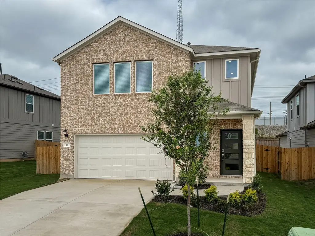 211 Mad Pupper Drive, Buda