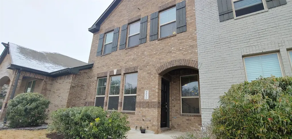 7220 Wyoming Springs Drive 902, Round Rock