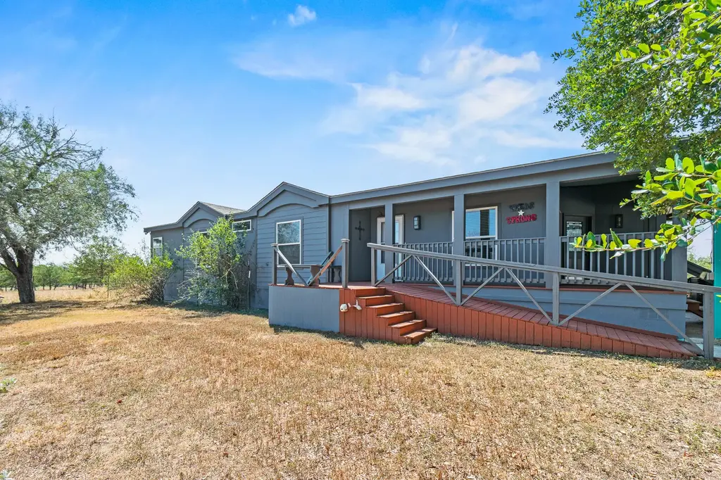 1951 Dowdy Road, Seguin