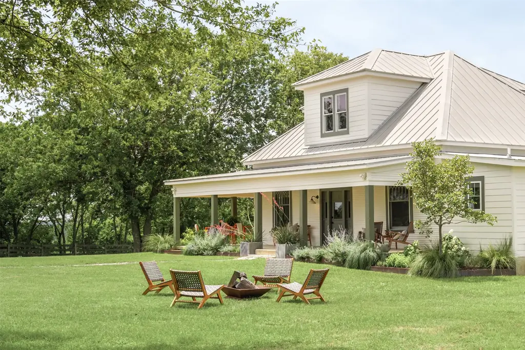 3416 Barth Road, Lockhart