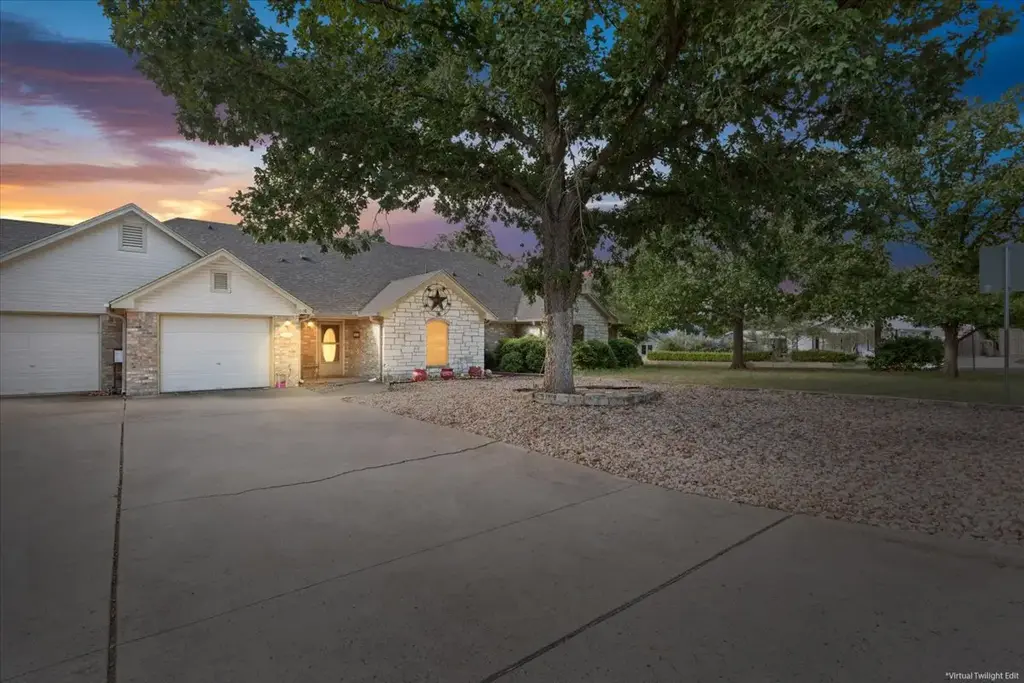 1006 W North Avenue, Lampasas