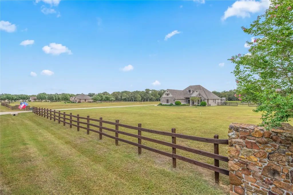 9600 Shadow Creek Trail, Bryan