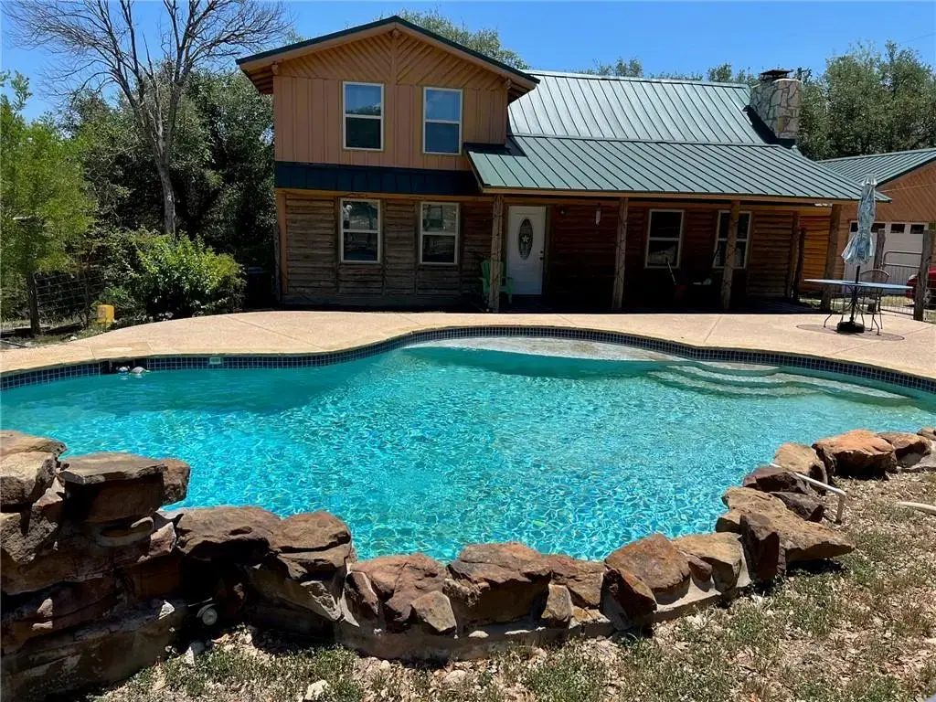 1215 Agarita Drive, Fischer