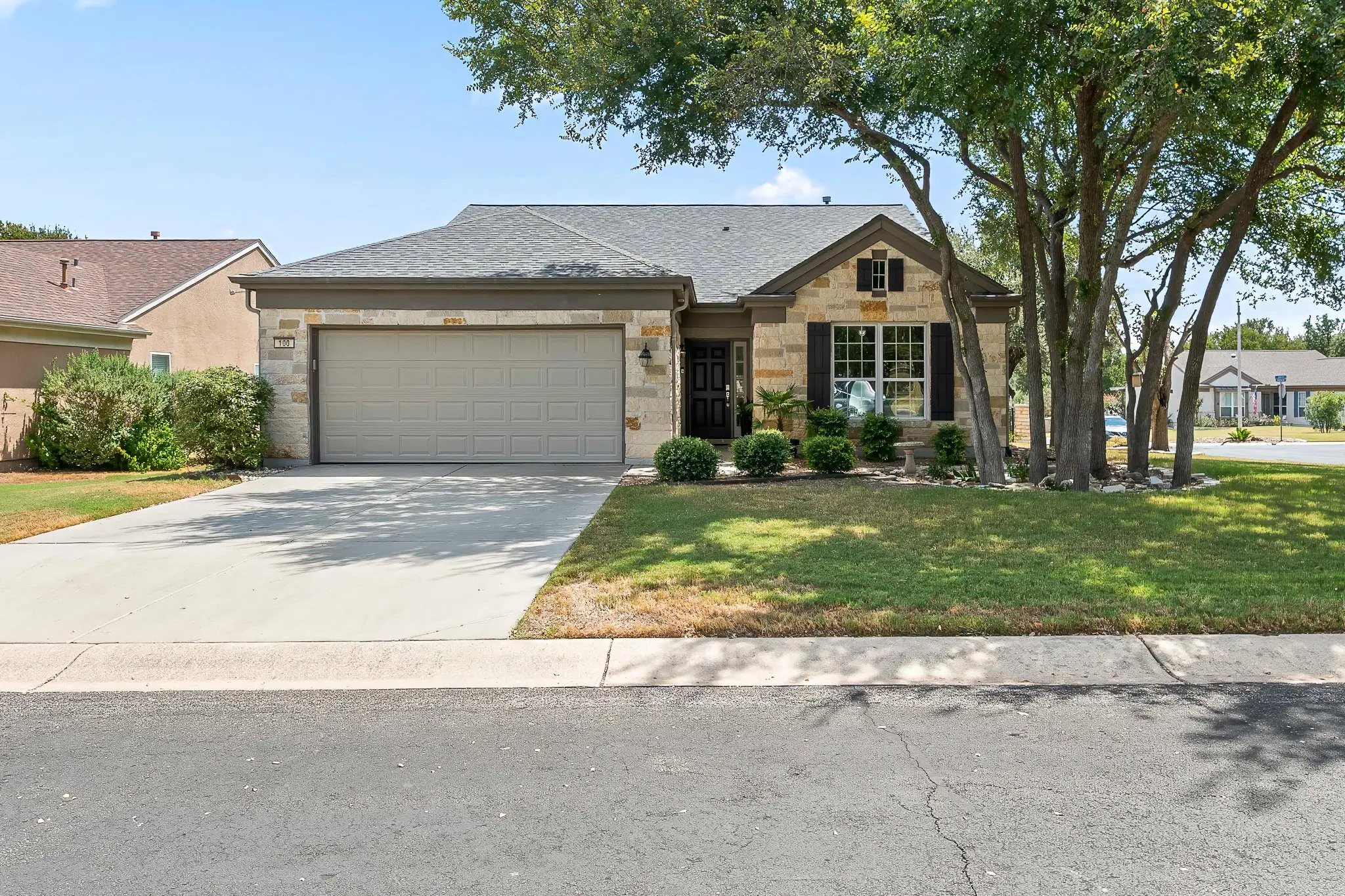 Photo of Listing #1335747