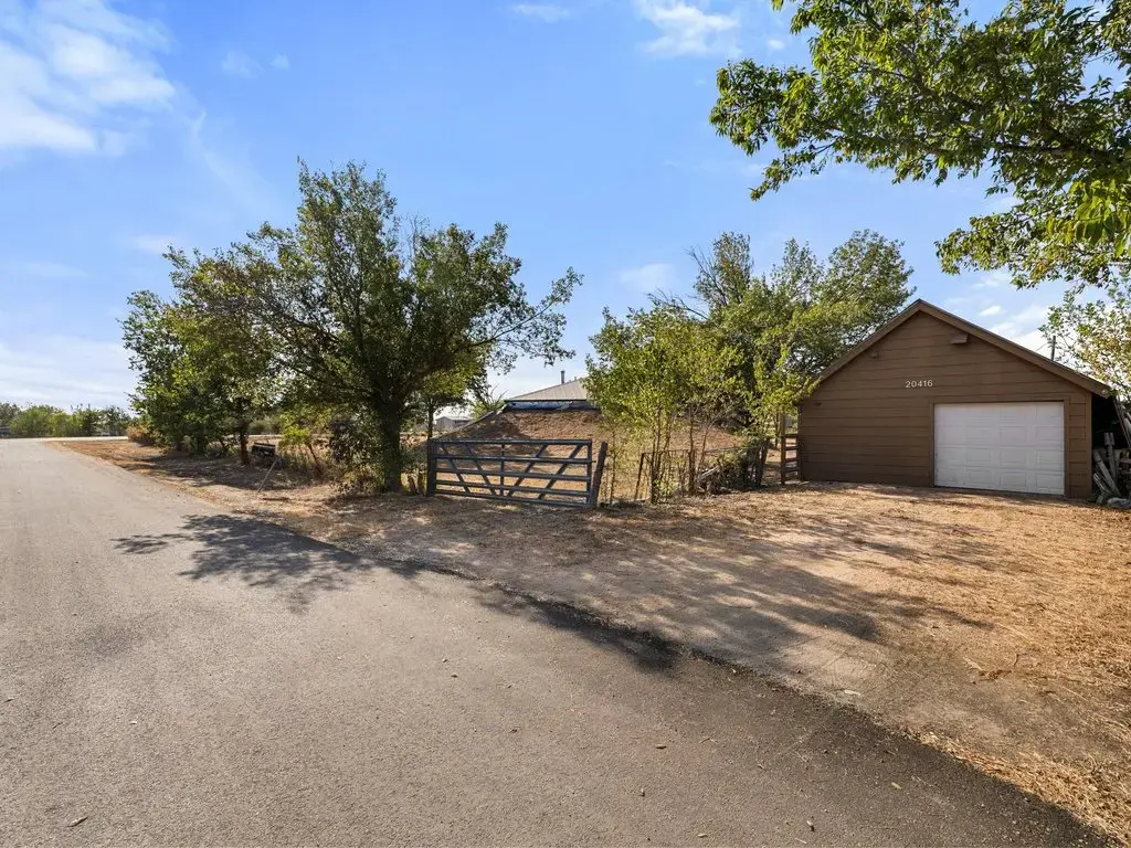 20416 Wilson Road, Coupland