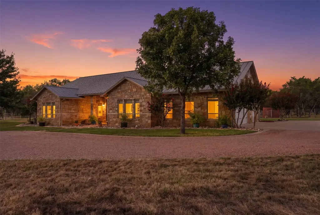 1550 Cr 119, Burnet