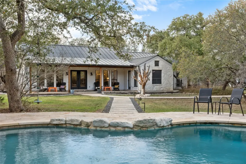 2300 A River Road, Wimberley