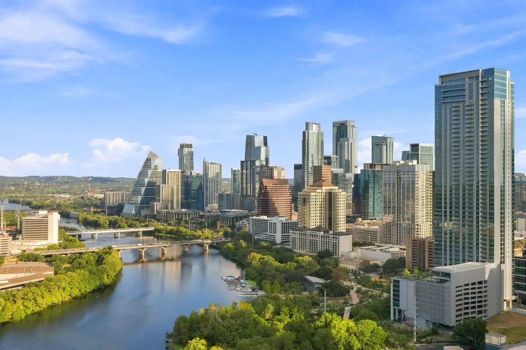 48 East Avenue 2605, Austin