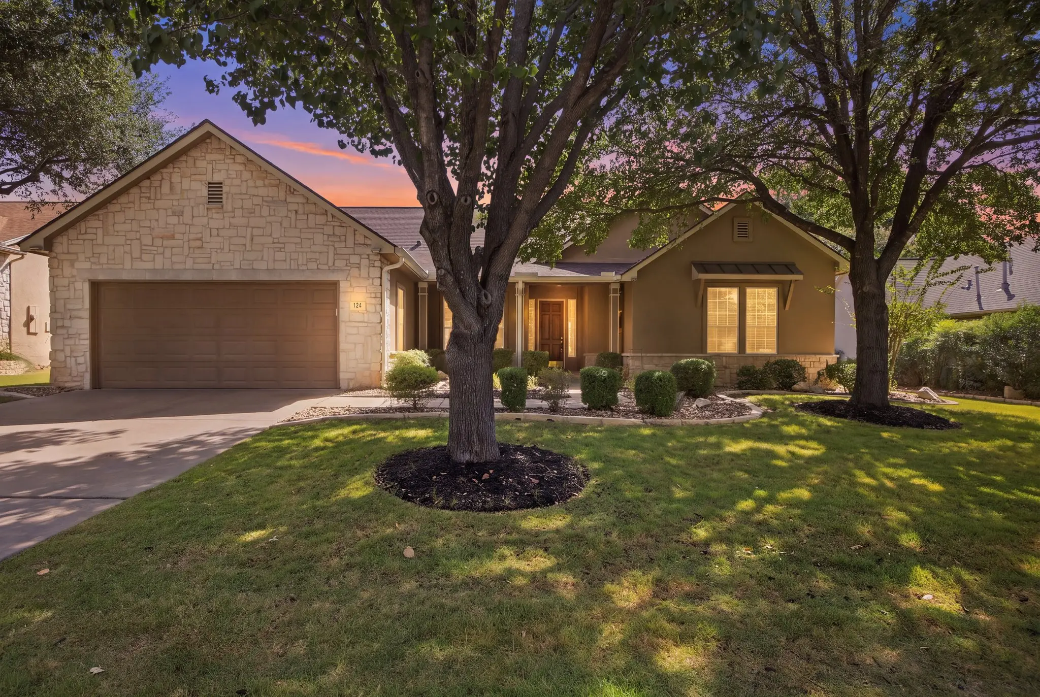 Photo of Listing #1916361
