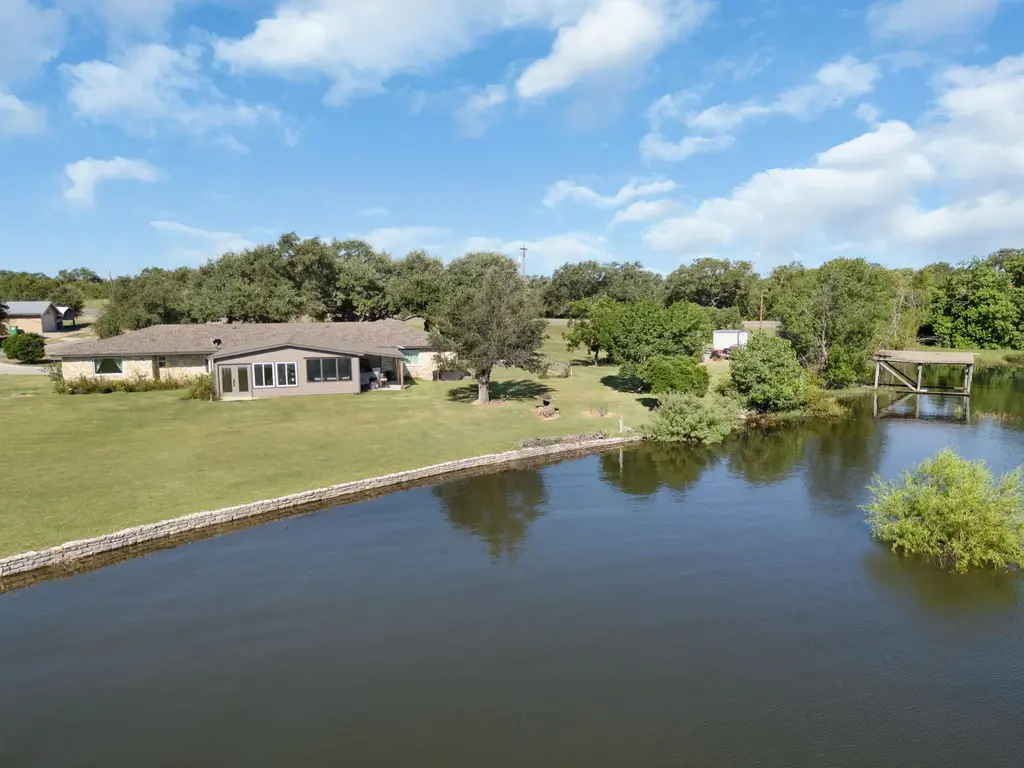 208 Iris Lane Lane, Buchanan Dam