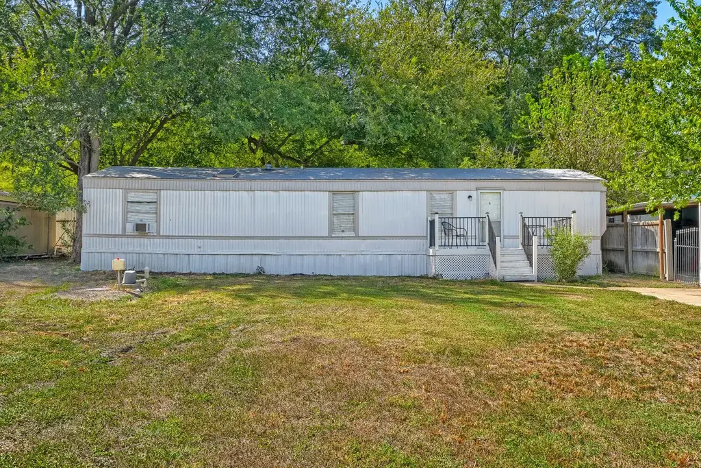 208 Circle Drive, Buda