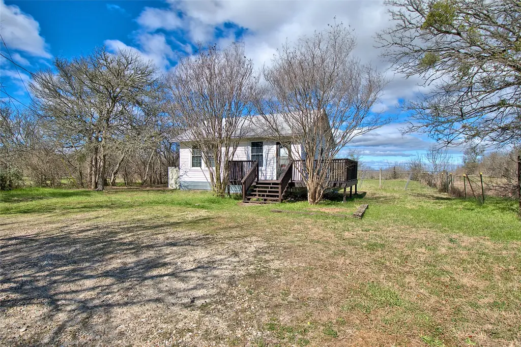 8402 Elroy Road, Del Valle