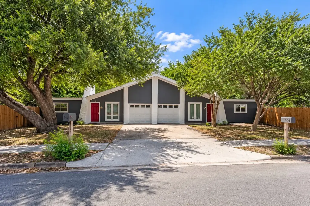 2201 Deadwood Drive B, Austin