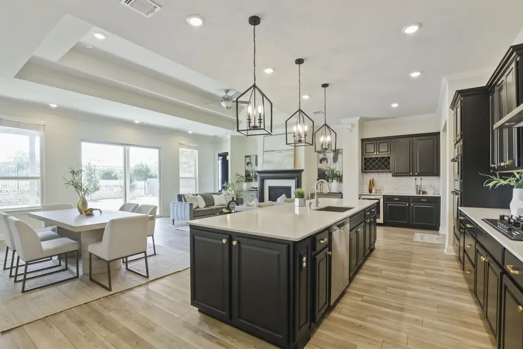 137 Climbing Rock Loop, Dripping Springs