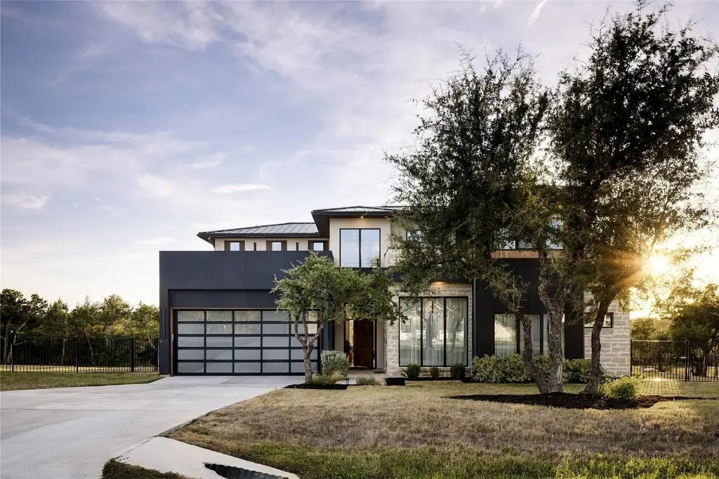 8112 Kuhn Drive, Austin