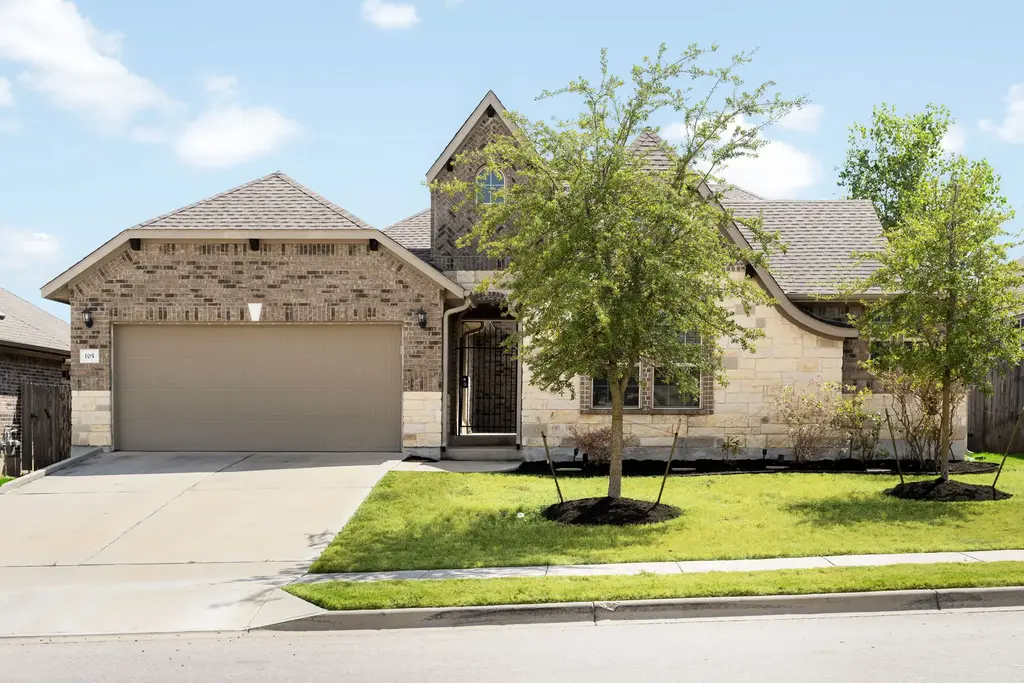 105 W Highfield Street, Hutto