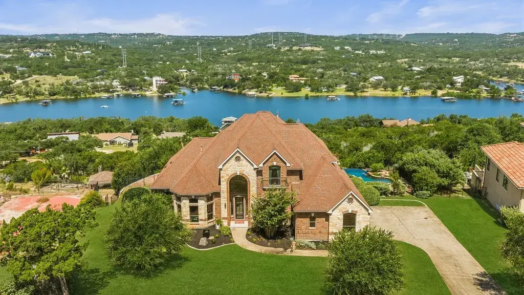 2702 Lakehurst Road, Spicewood