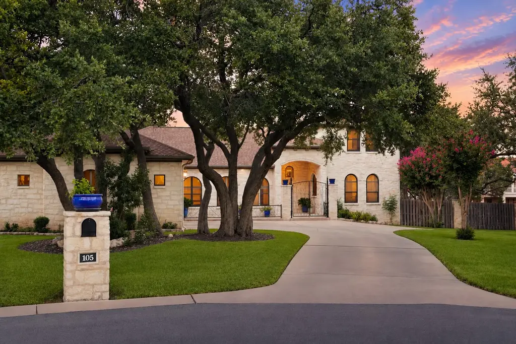 105 Ajuga Court, Lakeway