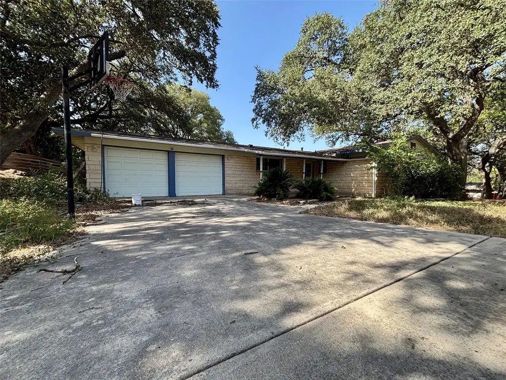 105 Kimberly Drive, Universal City