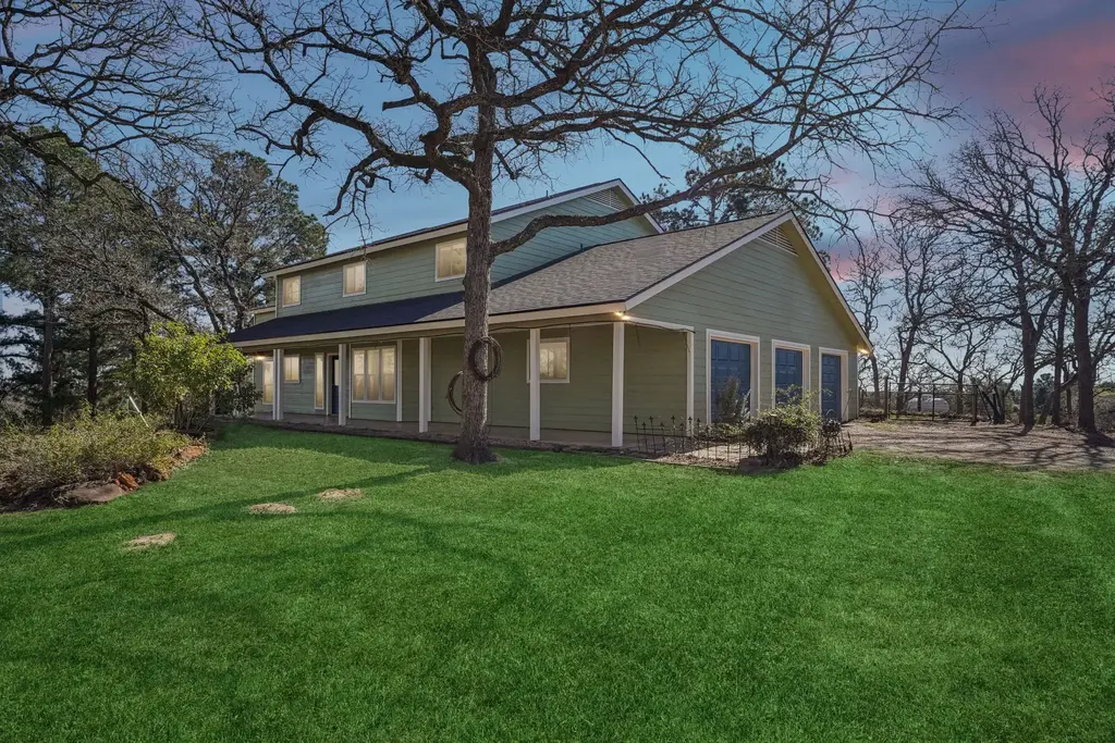 407 Country Lane, McDade