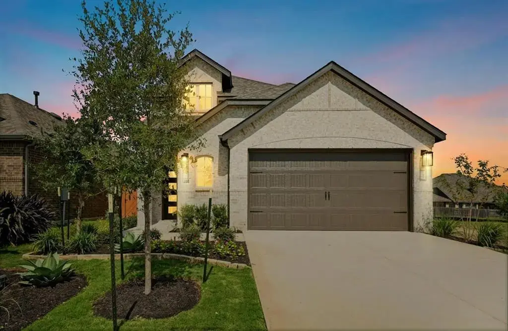 200 Bay Breeze Drive, Kyle