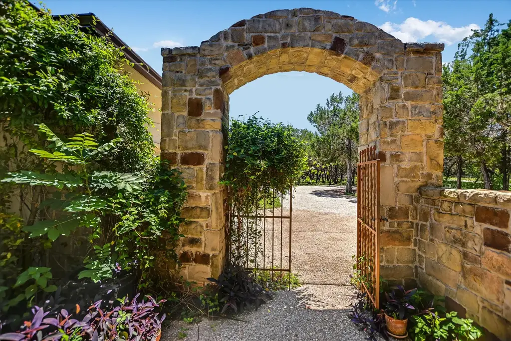 831 Southriver Road, Wimberley