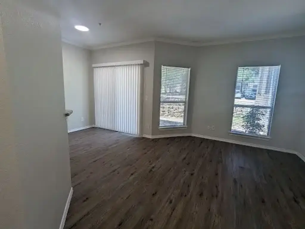 6000 Shepherd Mountain Cove 204, Austin