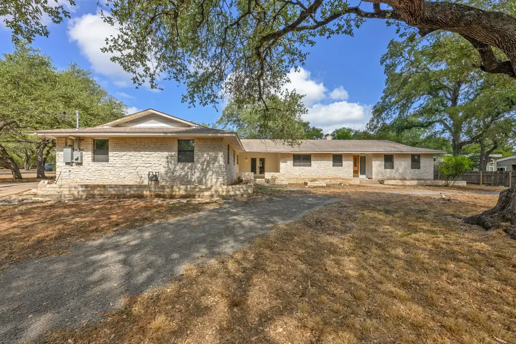 302 Westlake Drive, West Lake Hills