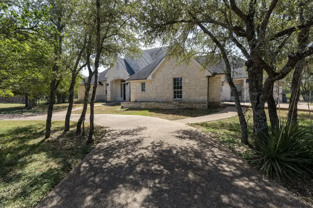 285 W Overlook Mountain Road, Buda
