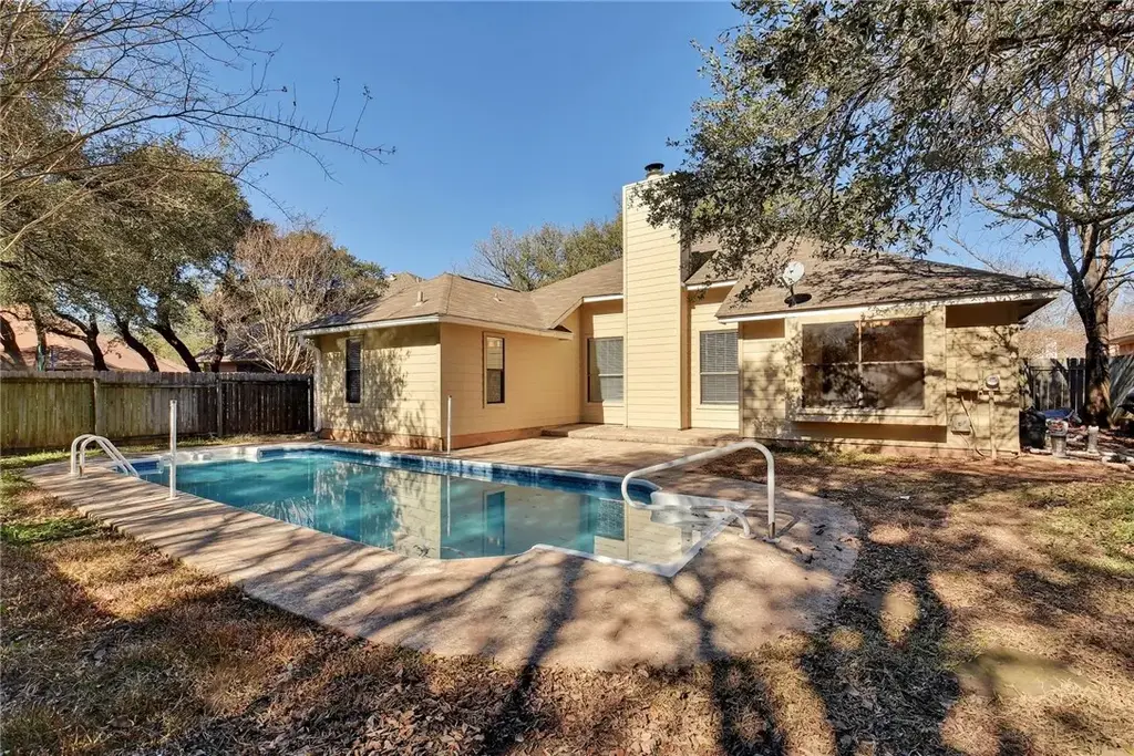 15811 De Peer Avenue, Austin