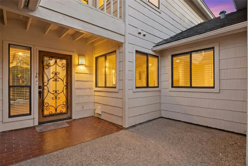 10900 Crown Colony Drive 2, Austin