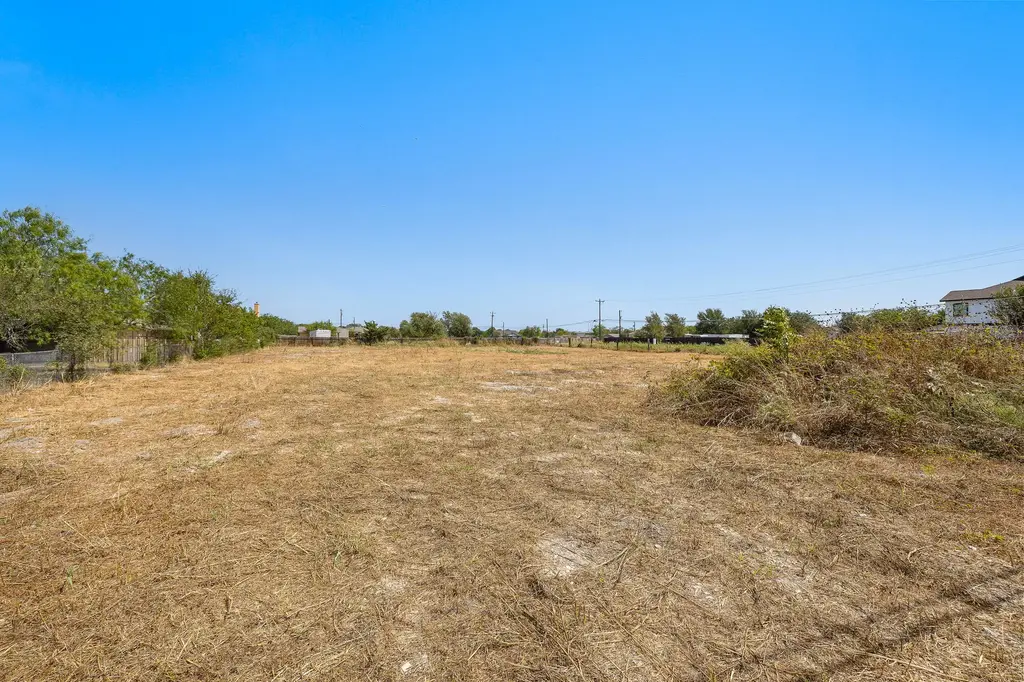 190 Monterrey Hills Drive, Del Valle