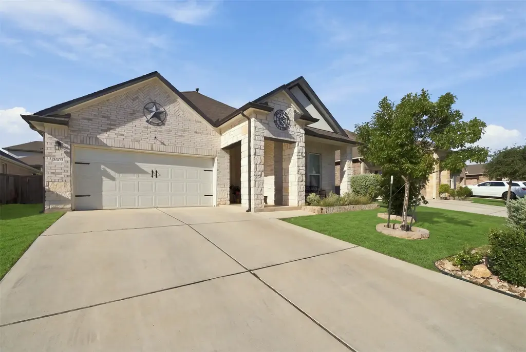 2405 Gabriels Horn Road, Leander