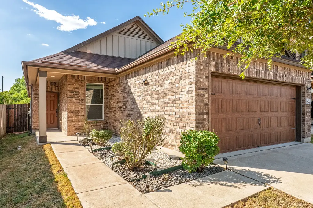 17006 Gibbons Path, Round Rock