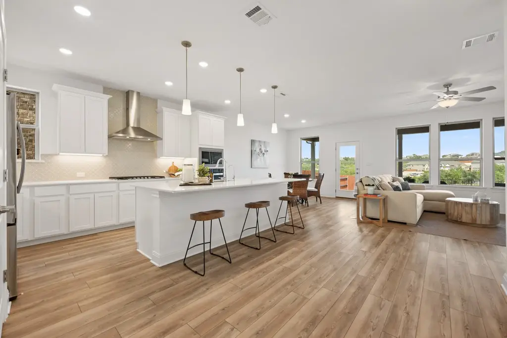 6605 Apache Plum Lane, Spicewood