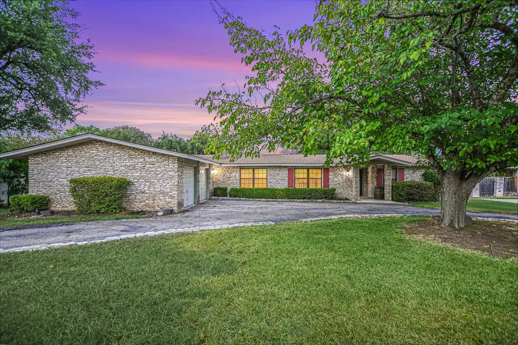1004 Biscayne Cove Sw, Lakeway