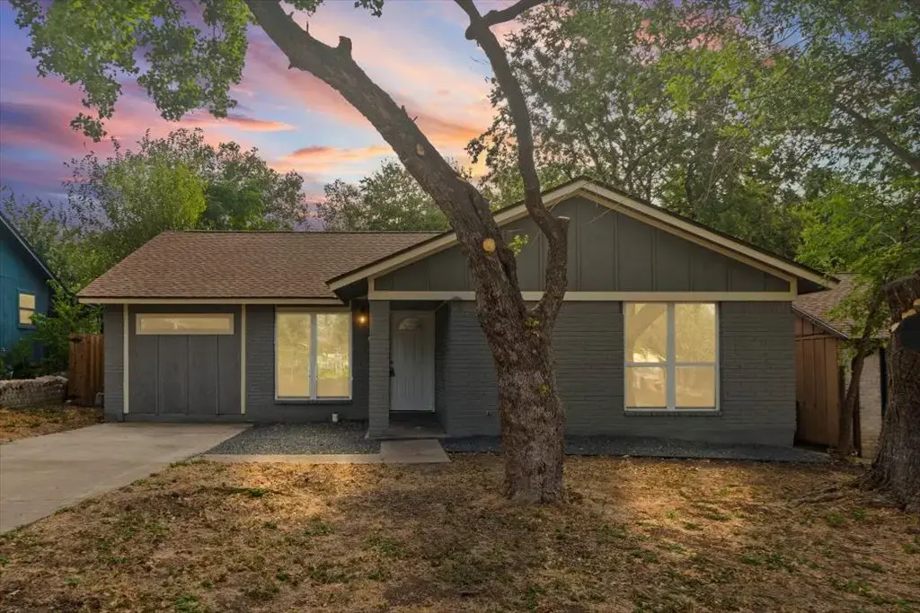 5307 Village Trail, Austin