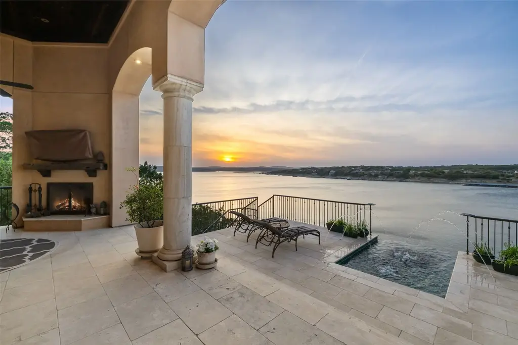 111 Sailfish Street, Austin