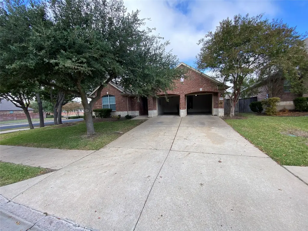 1002 Mesquite Hollow Place, Round Rock